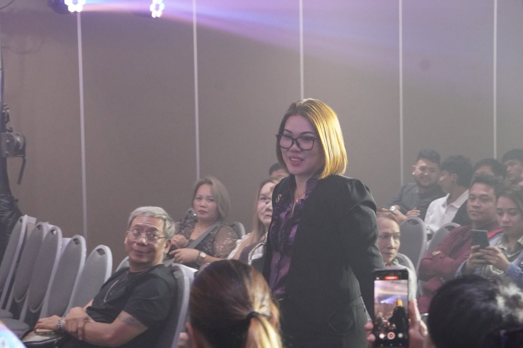 Catalina Posada engaging with attendees